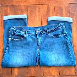 Levi’s stretch Capri